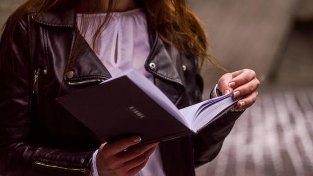 Ilustrasi jaket kulit