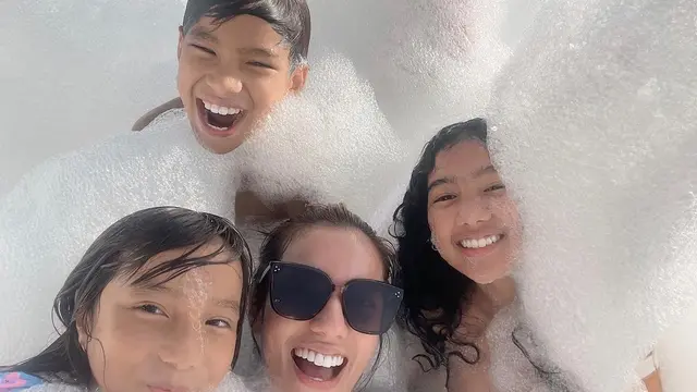 Potret Kompak Sheila Marcia dan Dimas Putra Asuh Anak, Kini Hamil Lagi