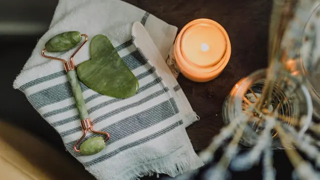 cara alami mengurangi mata bengkak setelah menangis