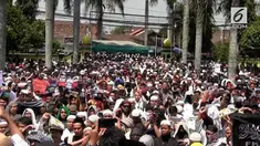 Dukungan terhadap Etnis Rohingya juga dilakukan di dekat Candi Borobudur