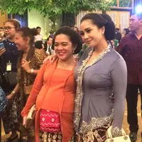 Nagita Slavina di acara pernikahan sang adik, Marsha Tengker. (Ruswanto/Bintang.com)
