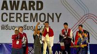 Andri Irawan meraih medali emas di nomor Men's Single Petanque yang digelar di Valaya Alongkorn Rajabhat University Under the Royal Patronage, Pathum Thani, pada Rabu (10/12/2025). (NOC Indonesia)