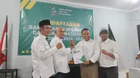 Sekretaris Daerah (Sekda) Kota Depok, Supian Suri mendaftar ke empat partai politik untuk bisa maju di Pilkada Kota Depok 2024. (Dicky Agung Prihanto).