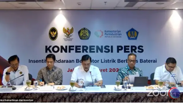 Menko Luhut Bahas Industri Mobil Listrik Nasional Bareng DPR
