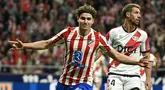 Julian Alvarez tampil menawan dalam laga lanjutan Liga Spanyol 2025/2026 saat menjamu Rayo Vallecano di Metropolitano stadium, Madrid, Kamis (25/09/2025) dini hari WIB. (AFP/Javier Soriano)