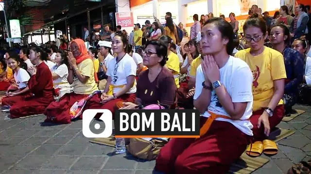 Tangis dan kesedihan terasa di monumen Ground Zero saat acara peringatan tragedi bom Bali digelar. Keluarga dan korban selamat ingin menebar rasa damai untuk hidup di Bali.