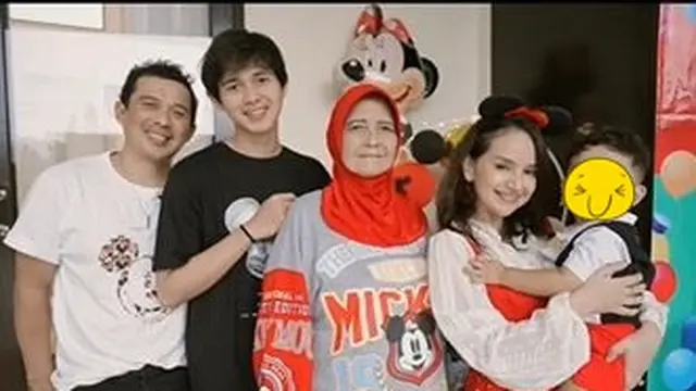 6 Potret Angelica Simperler saat Rayakan Ultah Anak, Penampilannya Dipuji