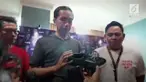 Presiden Jokowi mengunjungi Sneaker Day 2018. Ia yakin harga produk Indonesia lebih kompetitif dibandingkan produk luar negeri.
