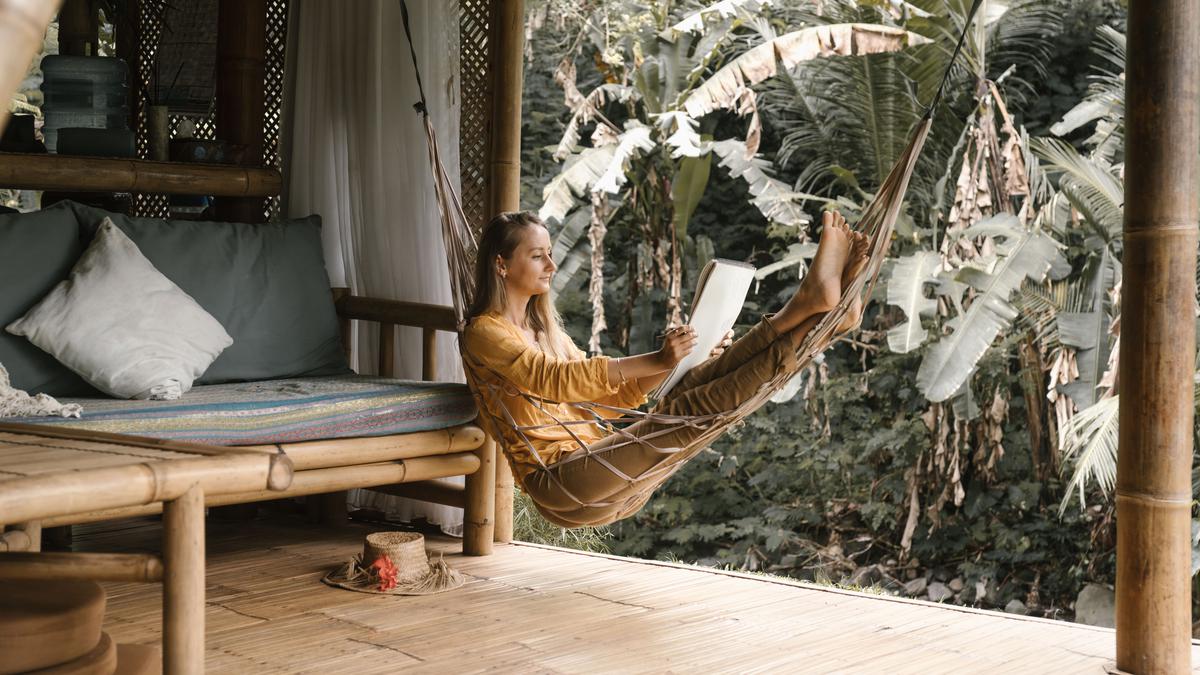 Slow Living di Tengah Jakarta yang Serba Sibuk, Mungkinkah?