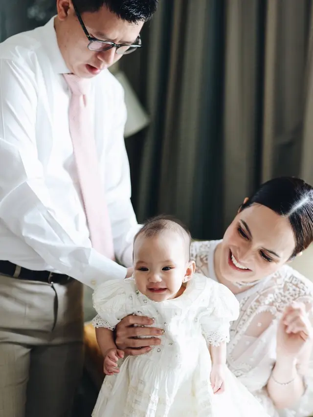 7 Gaya Pemotretan Baby Claire Anak Shandy Aulia Sebelum Dibaptis, Menggemaskan
