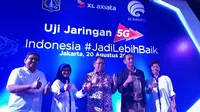 Uji coba jaringan 5G XL Axiata di Kawasan Kota Tua Jakarta, dihadiri oleh Presiden Direktur XL Axiata Dian Siswarini (kedua kanan) dan Menkominfo Rudiantara. (Liputan6.com/Agustin Setyo W).