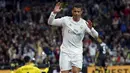 Cristiano Ronaldo mencetak satu gol saat timnya menang 4-0 atas Sevilla pada lanjutan La Liga Spanyol pekan ke-30 di Stadion Santiago Bernabeu, Senin (21/3/2016) dini hari WIB.  (REUTERS/Sergio Perez)
