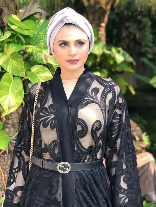 Selain keturunan Aceh ternyata Asha Shara juga keturunan Arab. Artis kelahiran 27 Oktober 1987 sering terlihat menghiasi layar kaca melalui FTV atau sinetron lainnya. (Liputan6.com/IG/@ashasyara)