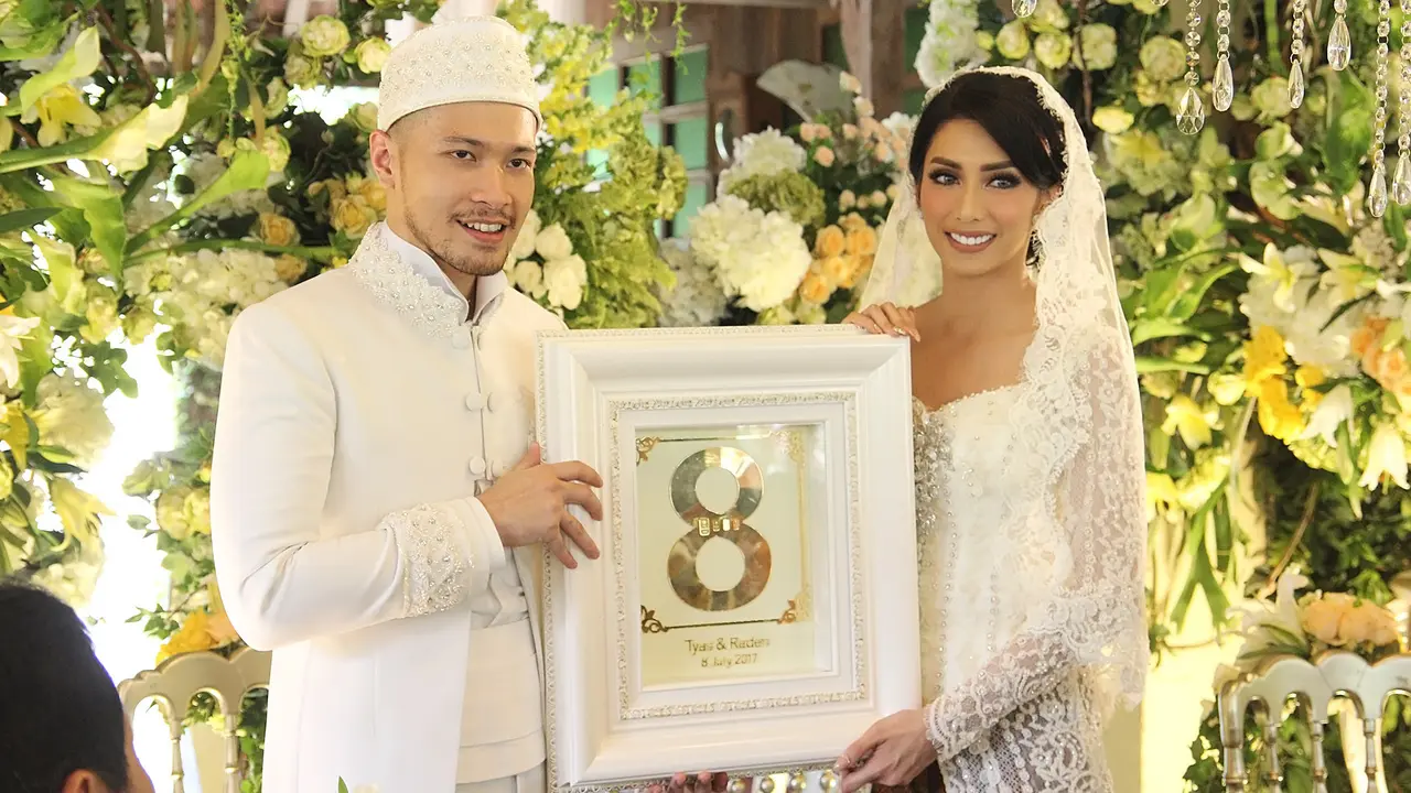 Tyas Mirasih dan Raiden Soedjono
