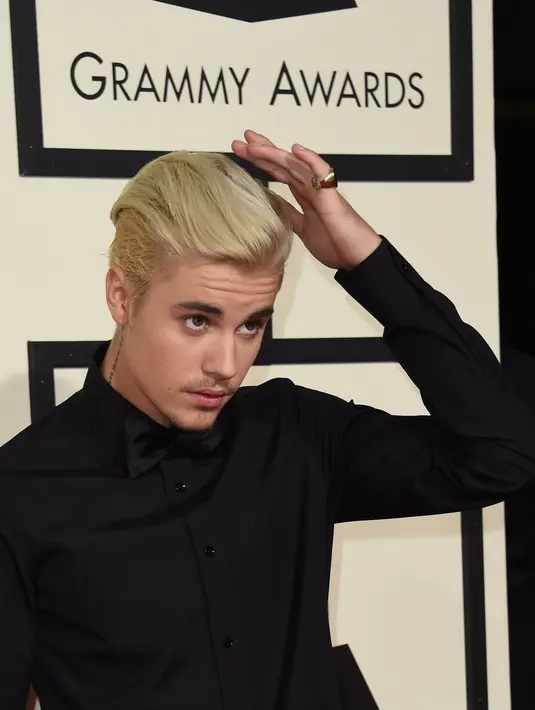 Perbedaan umur yang cukup jauh pun tak menjadi halangan kedekatan Kourtney dan Justin Bieber. (AFP/Bintang.com)