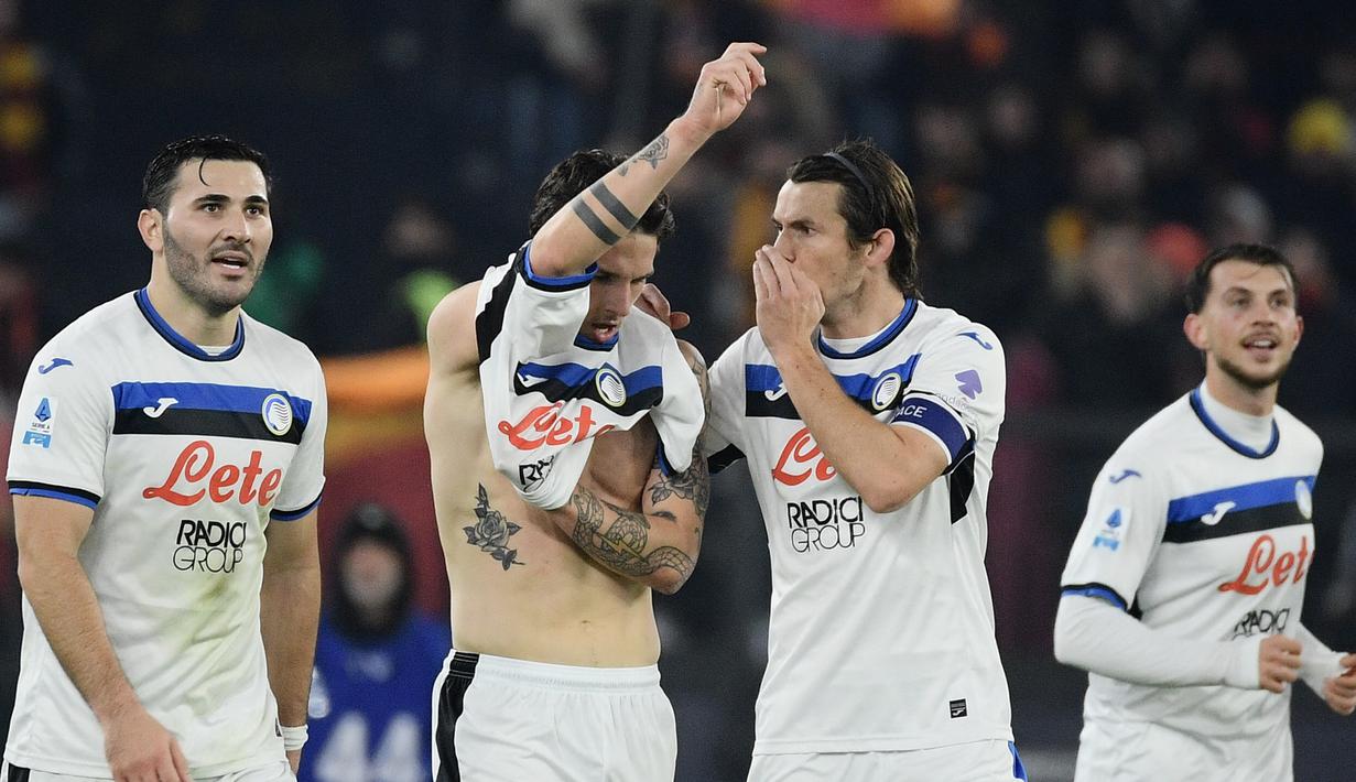Atalanta berhasil mencuri poin penuh dan menduduki peringkat kedua klasemen sementara dengan  31 poin. berjarak satu poin dari puncak klasemen Napoli. (AFP/Filippo Monteforte)