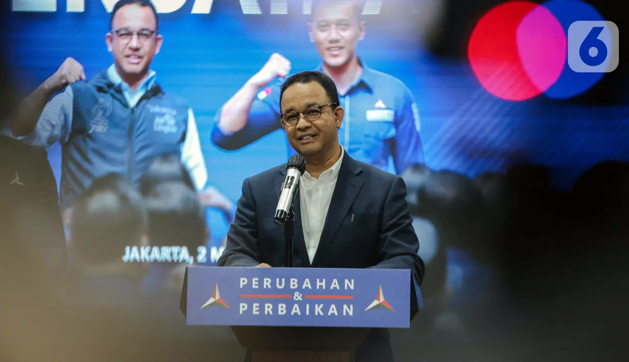 Anies Baswedan menyampaikan pernyataan kepada awak media usai menggelar rapat terbatas bersama Ketua Umum Partai Demokrat Agus Harimurti Yudhoyono (AHY) di DPP Partai Demokrat, Jakarta, Kamis (2/3/2023). Dalam rapat terbatas tersebut membahas bahwa Partai Demokrat telah resmi memberikan dukungan kepada Anies Baswedan untuk maju sebagai calon presiden pada Pemilihan Presiden 2024. (Liputan6.com/Faizal Fanani)