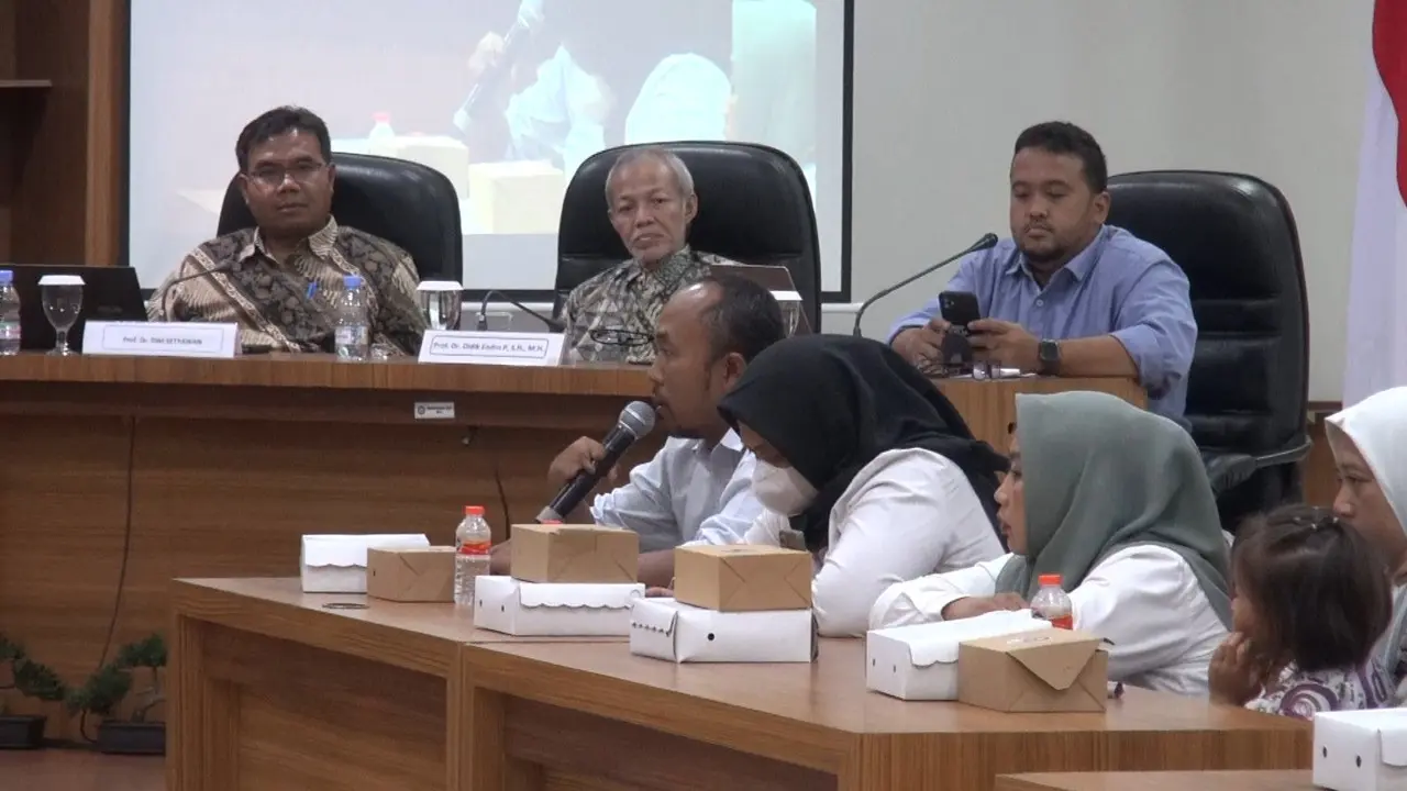 Forum Group Discussion (FGD) Tragedi Kanjuruhan di Unair Surabaya. (Dian Kurniawan/Liputan6.com)
