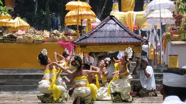 Pura Luhur Giri Salaka