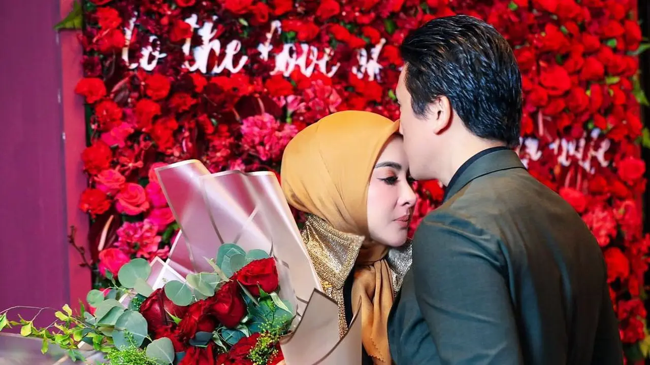 6 Potret Ulang Tahun Syahrini ke-40, Dapat Kejutan Romantis dari Reino Barack
