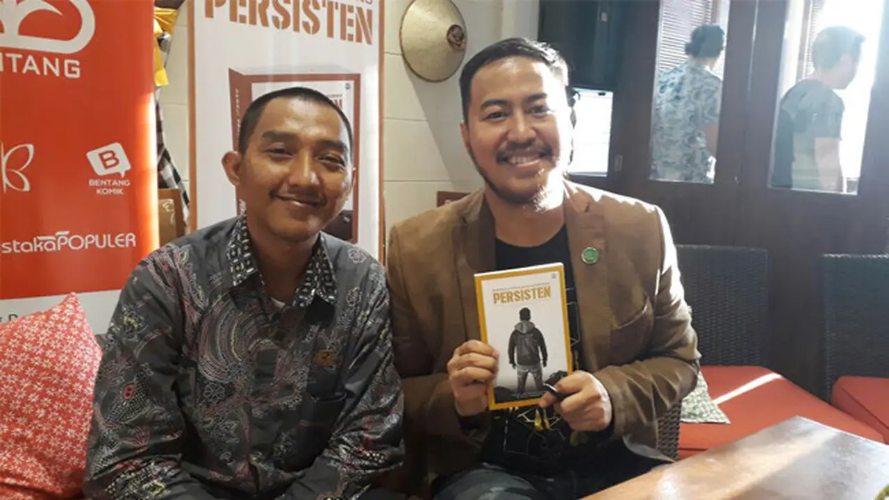 Pandji Pragiwaksono Luncurkan Buku Suka Duka Komika Tur Dunia