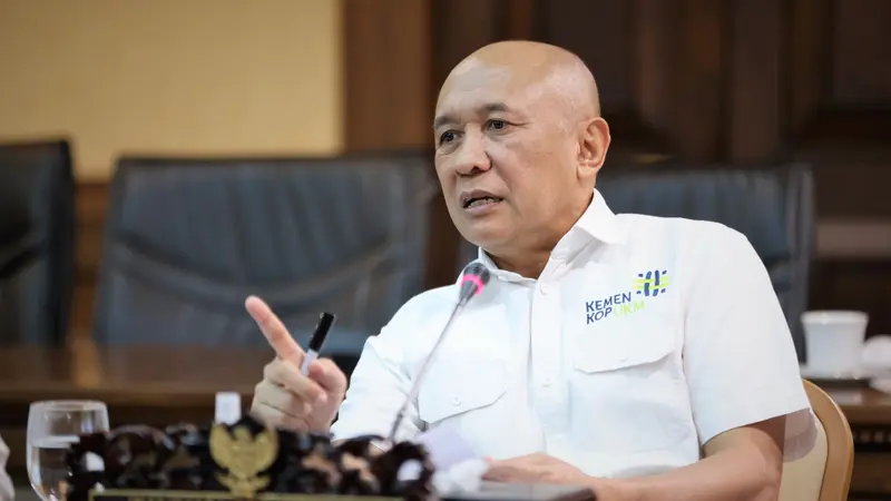 Menteri Koperasi dan UKM Teten Masduki mengatakan, ada tiga hal yang perlu diatur oleh pemerintah agar produk lokal, khususnya produk UMKM bisa juara di pasar digital Indonesia. (Dok KemenkopUKM)