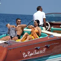 Hubungan Kourtney Kardashian dan Younes Bendjima semakin dekat. Keduanya bahkan bisa dijadikan sebagai couple goals! (Popsugar)