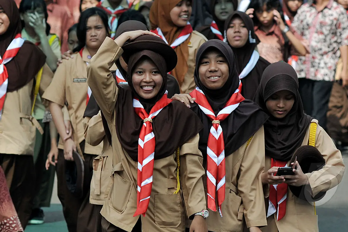 Keseruan Para Pelajar Usai Upacara Hardiknas