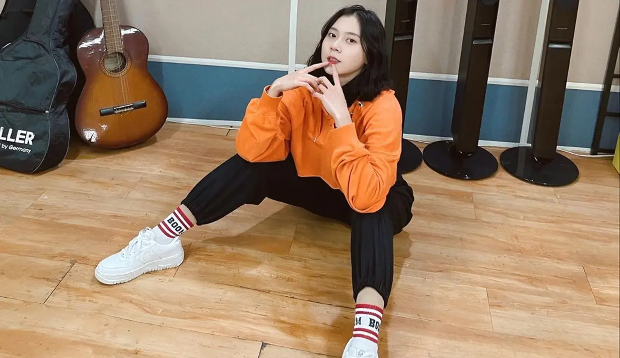 Lita diketahui merupakan trainee asal Bekasi, Indonesia yang akan menjadi idol K-Pop yang tengah menjadi perhatian. Dirinya pun diketahui tergabung dalam grup bernama MEP-C yang sejauh ini terdiri dari tujuh member. (Liputan6.com/IG/@mepc_lita)