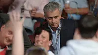 Meski Liburan, Mourinho Tetap Fokus Ibra dan Mkhitaryan