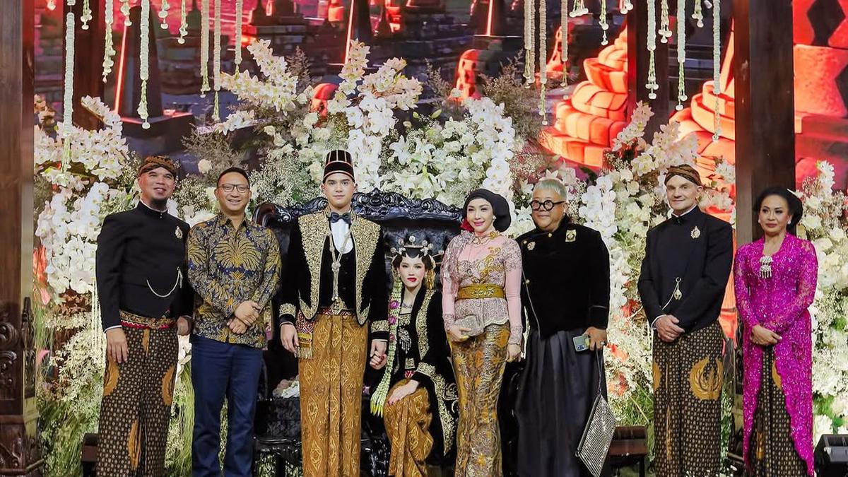 Potret Roro Fitria Kondangan di Acara Ngunduh Mantu Al Ghazali dan Alyssa, Model Hijab Sanggulnya Curi Perhatian