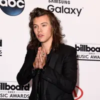 Tak hanya itu saja, John pun sangat merindukan putra kecilnya yang kini sudah tumbuh menjadi seorang pria tampan dan sukses didunia hiburan. (AFP/Bintang.com)