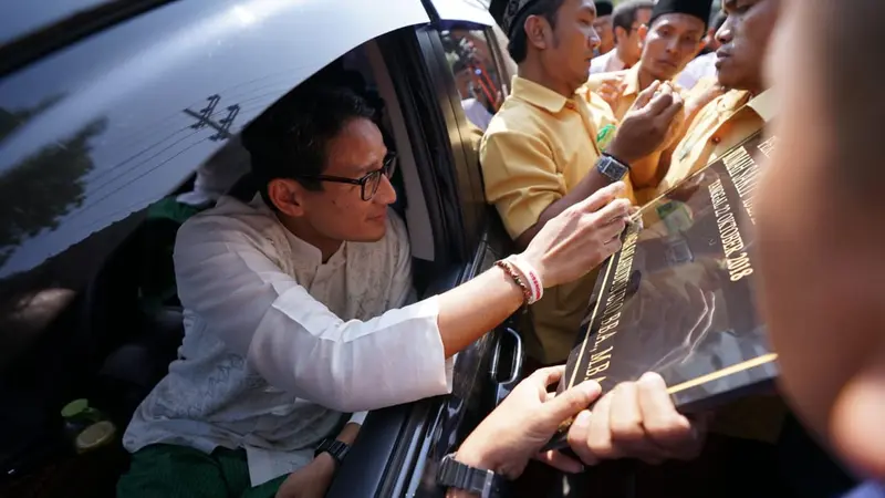 Sandiaga Uno ketika diadang Ibu-ibu (Dok. Tim Prabowo-Sandiaga)