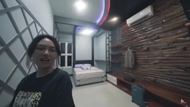 Namanya Makin Populer, Ini 7 Potret Kantor Baru Penyanyi Denny Caknan