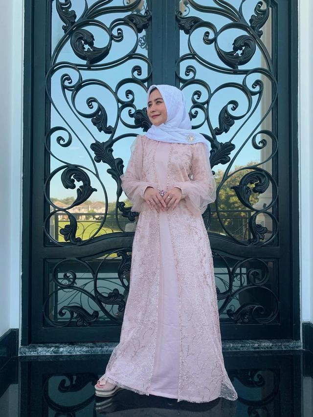 7 Pesona Prilly Latuconsina saat Tampil Berhijab, Curi Perhatian