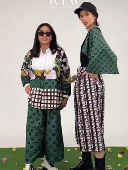 Alleia sangat tertarik dengan dunia fashion. Tak heran jika ia sering tampil menjadi model di berbagai pertunjukan fashion. Momen ia menjadi model dan memakai kacamata ini banjir pujian karena ia tampak keren. (Liputan6.com/IG/alleialovers)