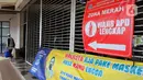 Warga meninggalkan ruangan usai menjalani isolasi mandiri bagi pasien positif OTG di Rumah Lawan Covid-19 Tangerang Selatan, Jumat (1/1/2021). Akhir 2020, kasus Covid-19 baru di Tangerang Selatan (Tangsel) semakin meningkat. (merdeka.com/ Arie Basuki)