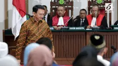 Nenek dan kakek kandung Ahok, Euw Yong Siu Yoen dan Bun Kim Foo. Meski telah berusia hampir satu abad, rela terbang dari Belitung ke Jakarta demi menemui cucunya yang saat ini mendekam di tahanan Mako Brimob,