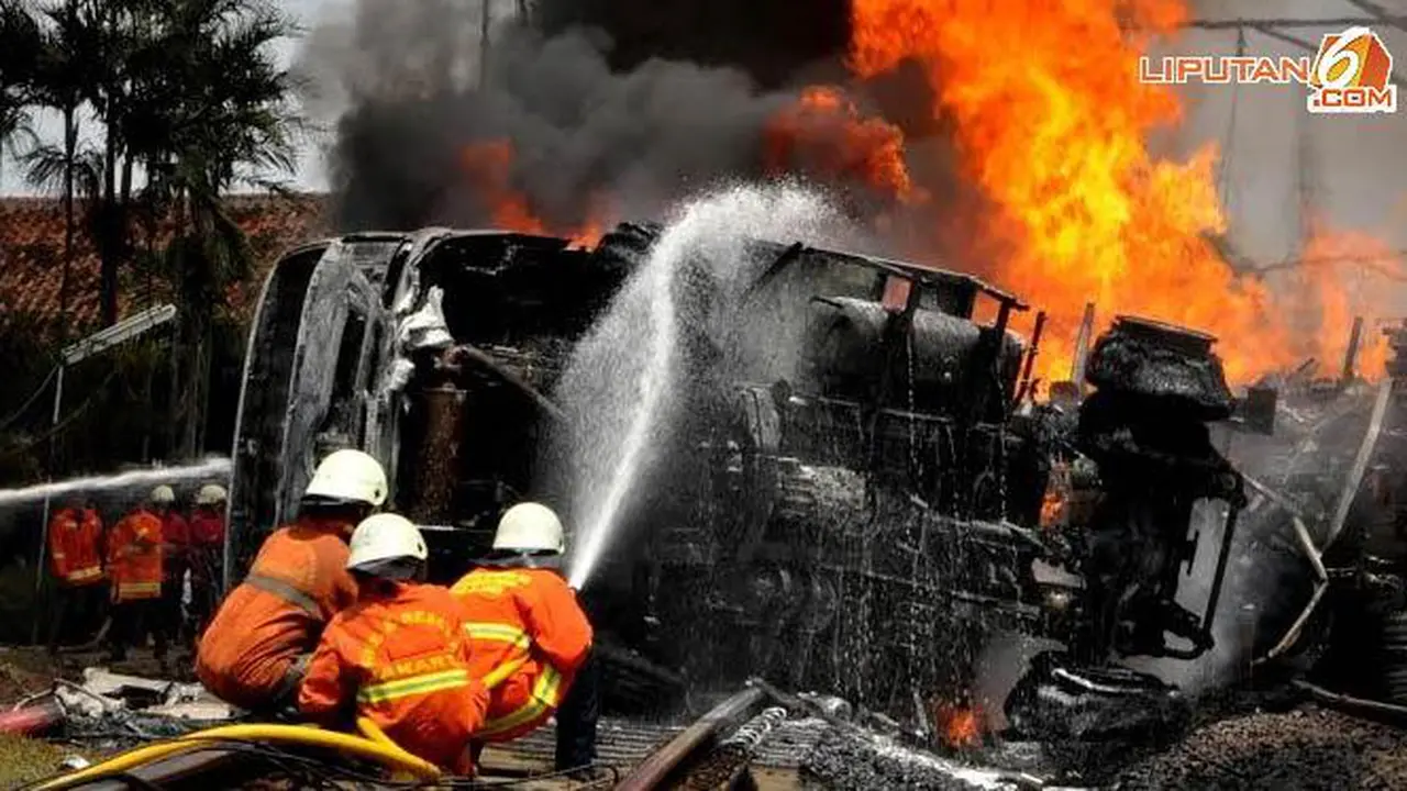 [Bintang] Pilu, 4 Tragedi Ular Besi Selain Kecelakaan Kereta di Angke