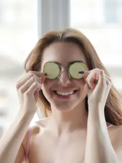 Pola makan seimbang, cukup minum, dan rutin bergerak menjadi beberapa langkah sederhana untuk membangun gaya hidup yang lebih sehat sejak remaja. (Foto/Dok: Pexels)