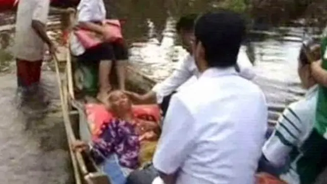 [VIDEO] Terkepung Banjir, Seorang Nenek Dievakuasi