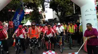 Menko Darmin melepas rombongan sepeda santai memperingati HUT ke-72 RI (Foto: Fiki/Liputan6.com)