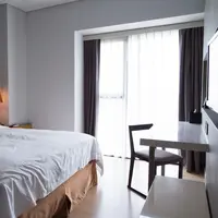 Dapatkan kembali kesegaran bangun pagimu dengan menerapkan cara mudah untuk mengembalikan kualitas udara di dalam kamar. (Sumber: Freepik/katemangostar).