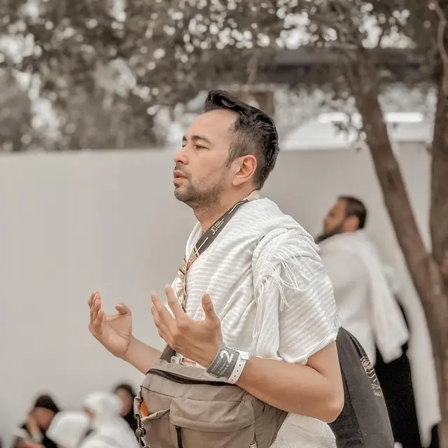 Raffi Ahmad dan keluarga lakoni ibadah haji (Instagram/raffinagita1717)