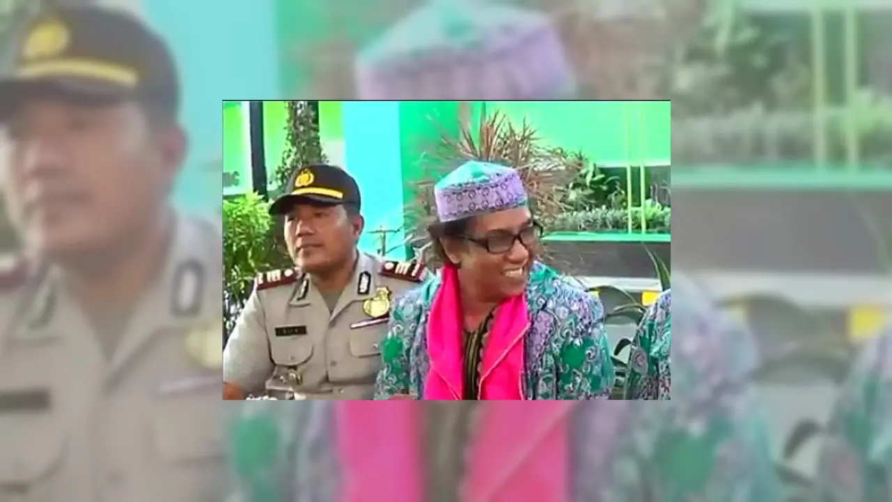 Jeng Wati, waria lumajang naik haji
