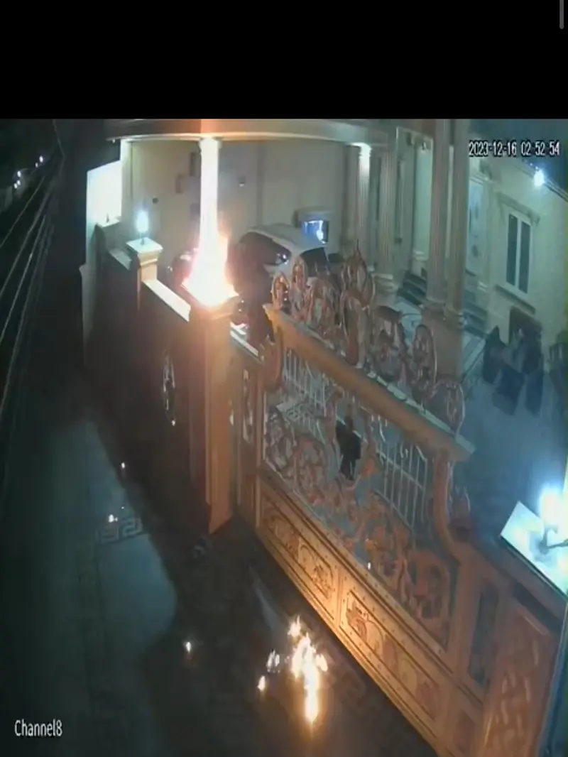 Tangkapan layar rekaman kamera pengawas (CCTV) rumah korban yang dilempar bom molotov. Foto (Istimewa)
