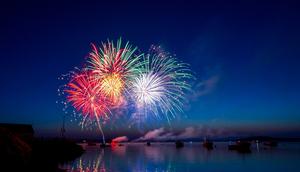 Ilustrasi Kembang Api. (Unsplash - Ray Hennessy)