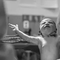 Ilustrasi Melahirkan | unsplash.com/@ahock