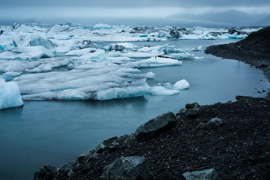 Gletser di Islandia. (Sumber foto: boredpanda.com)