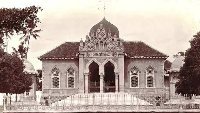 8 Potret Lawas Masjid di Indonesia, Penuh Sejarah